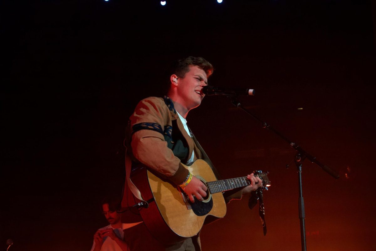 Josiah Queen live performance