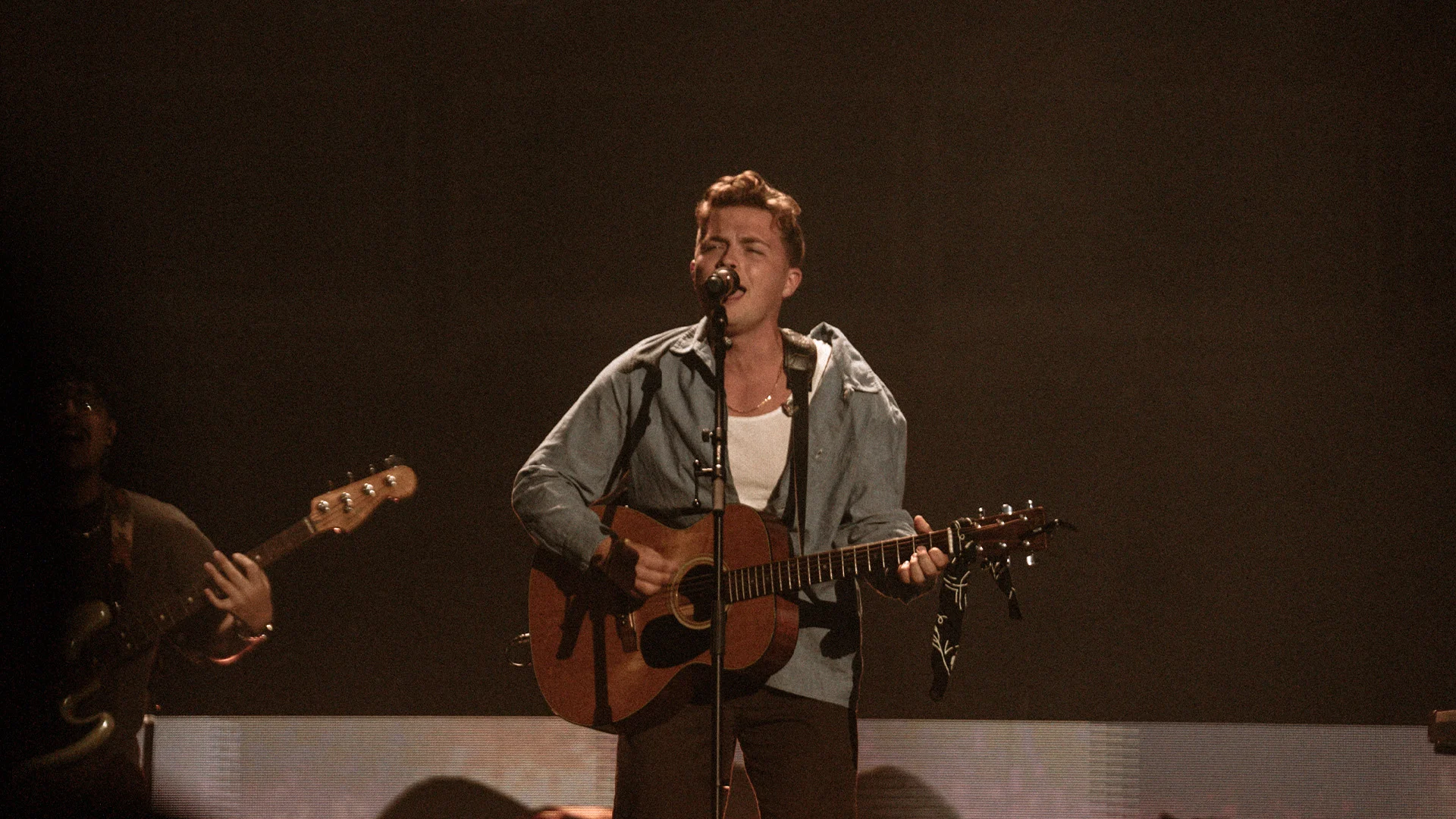Josiah Queen on stage
